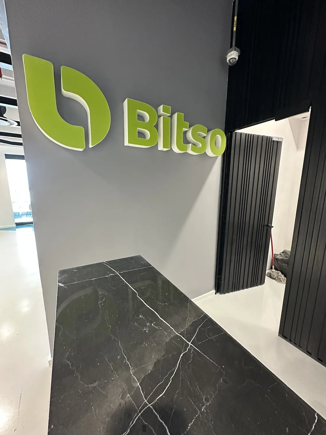 Smart Film en Bitso Torre Diana - Sala JR 2