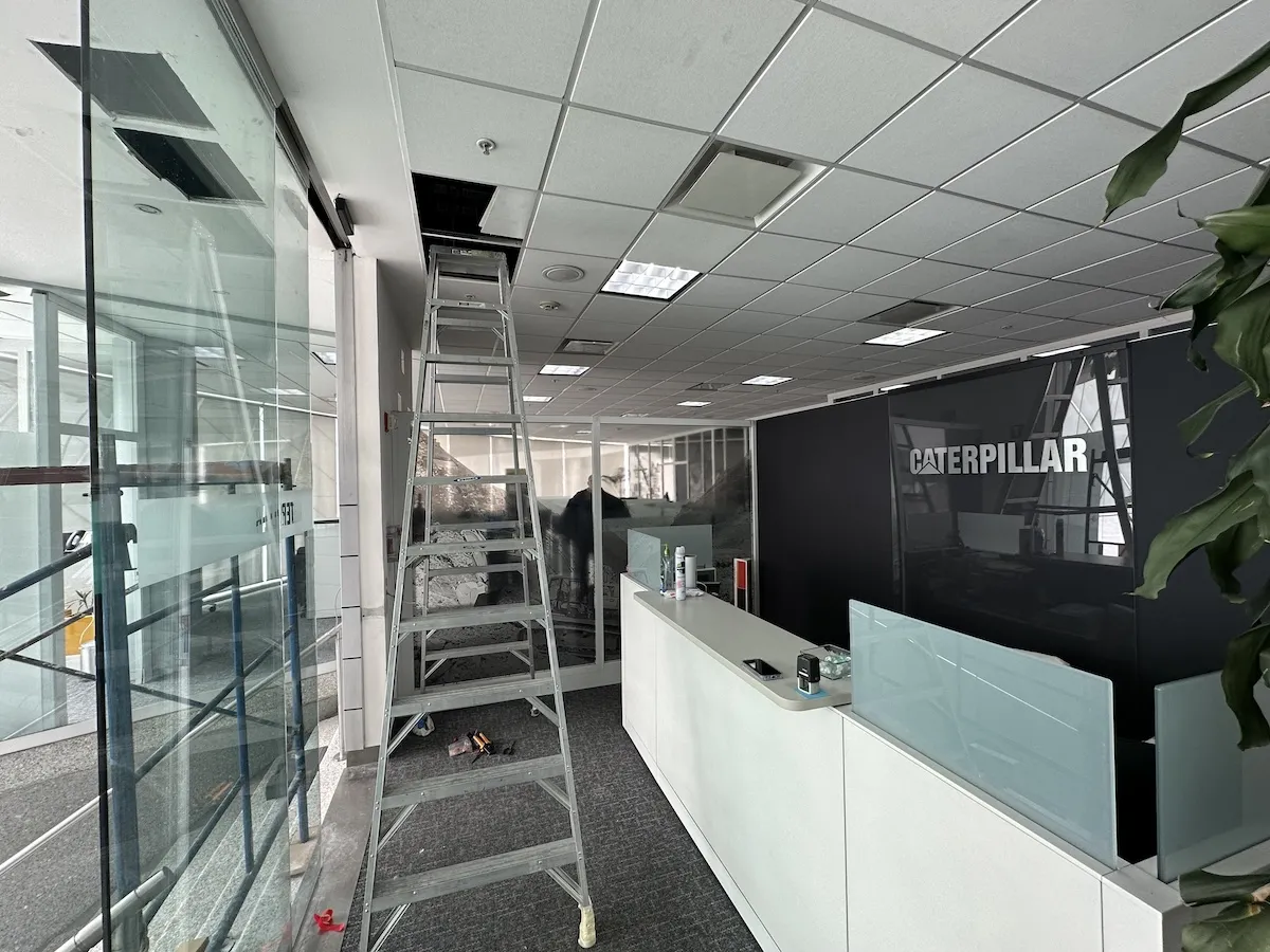 Proyecto Proyecto Caterpillar Santa Fe Cdmx Puerta Automatica - Smart Film (PDLC) - Foto 15