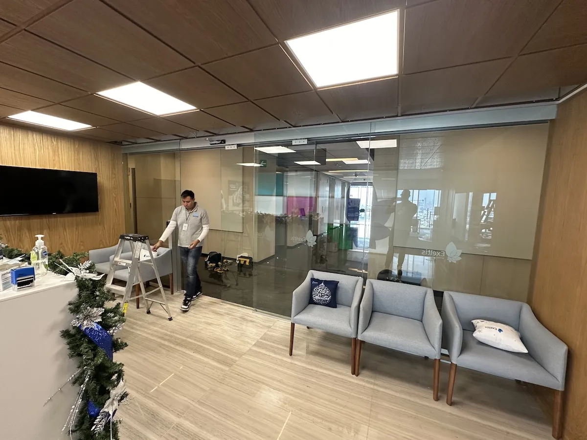 Proyecto Proyecto Exeltis Torre Anseli Puerta Automatica - Smart Film (PDLC) - Foto 13