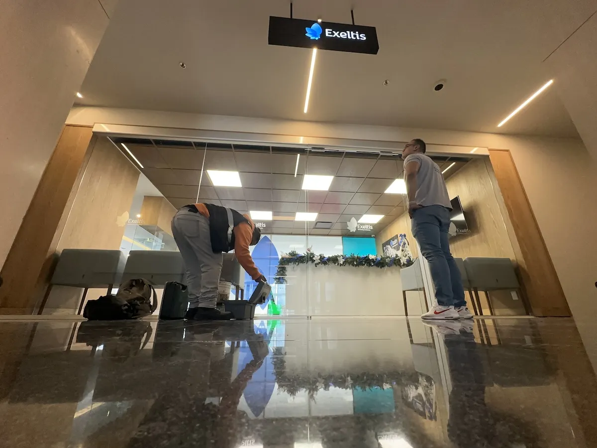 Proyecto Proyecto Exeltis Torre Anseli Puerta Automatica - Smart Film (PDLC) - Foto 14