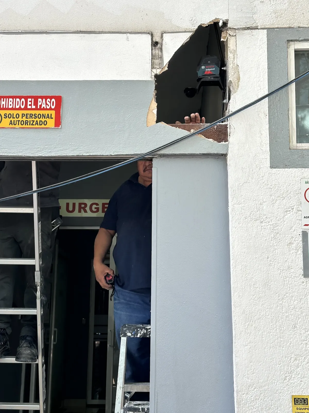 Proyecto Proyecto Fachada Med Centro Medico Puerta Automatica - Smart Film (PDLC) - Foto 4