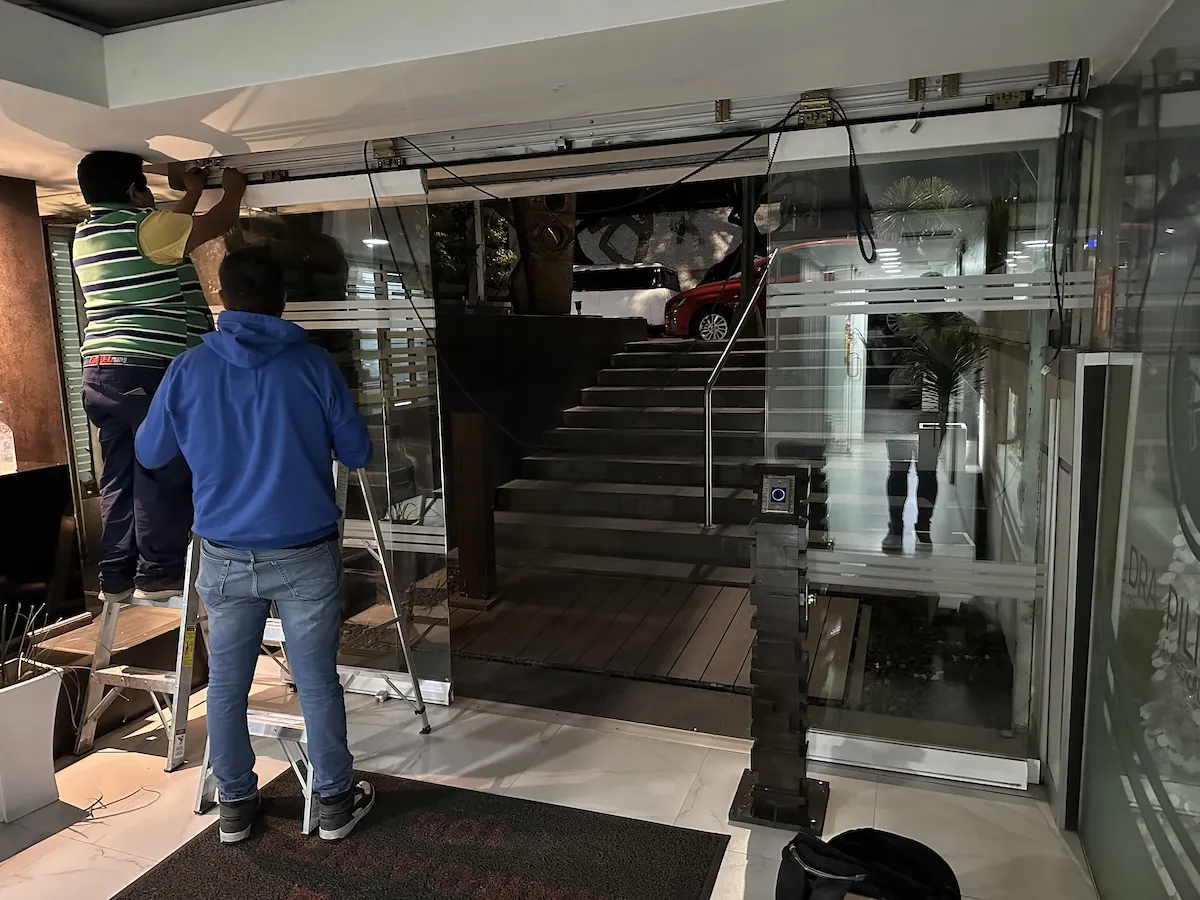 Proyecto Proyecto Hospital Santa Margarita Cdmx Puerta Automatica - Smart Film (PDLC) - Foto 5