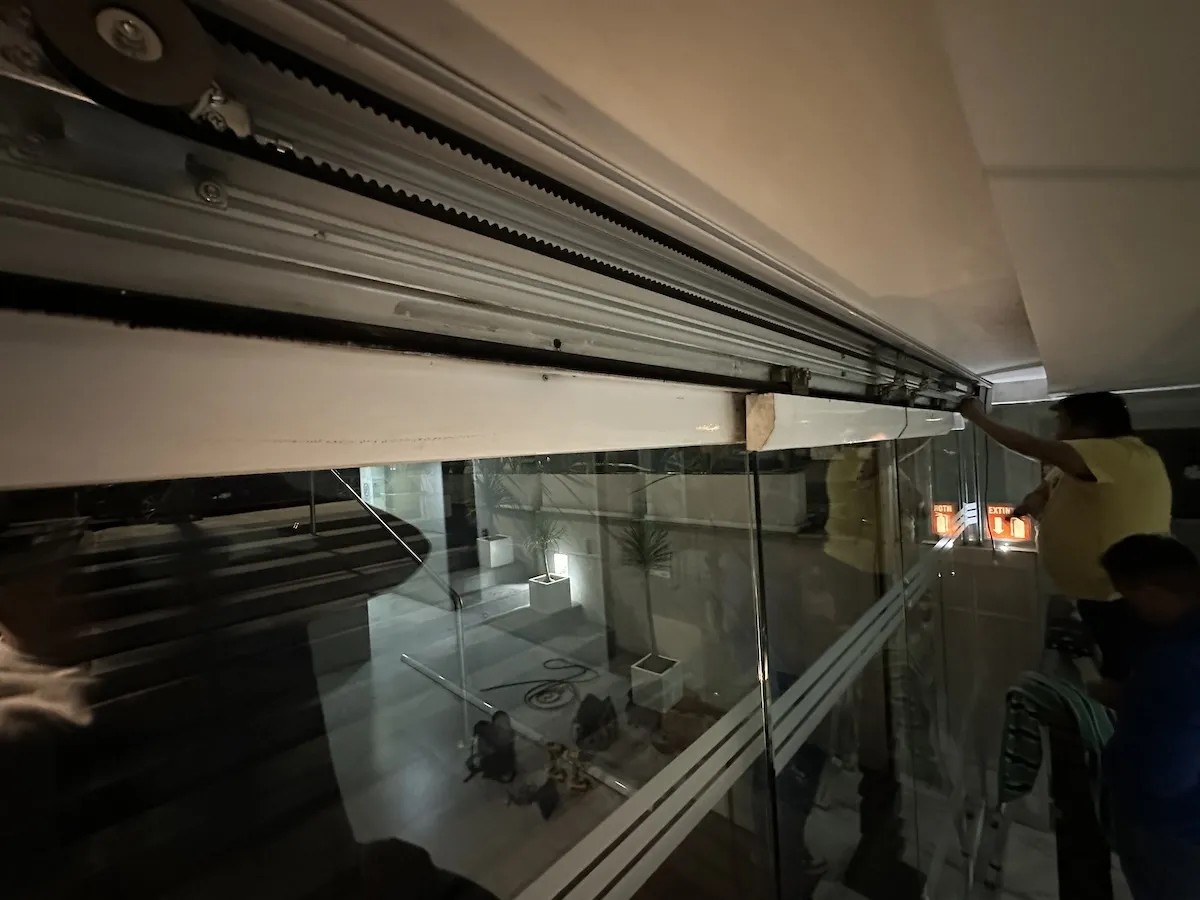 Proyecto Proyecto Hospital Santa Margarita Cdmx Puerta Automatica - Smart Film (PDLC) - Foto 9