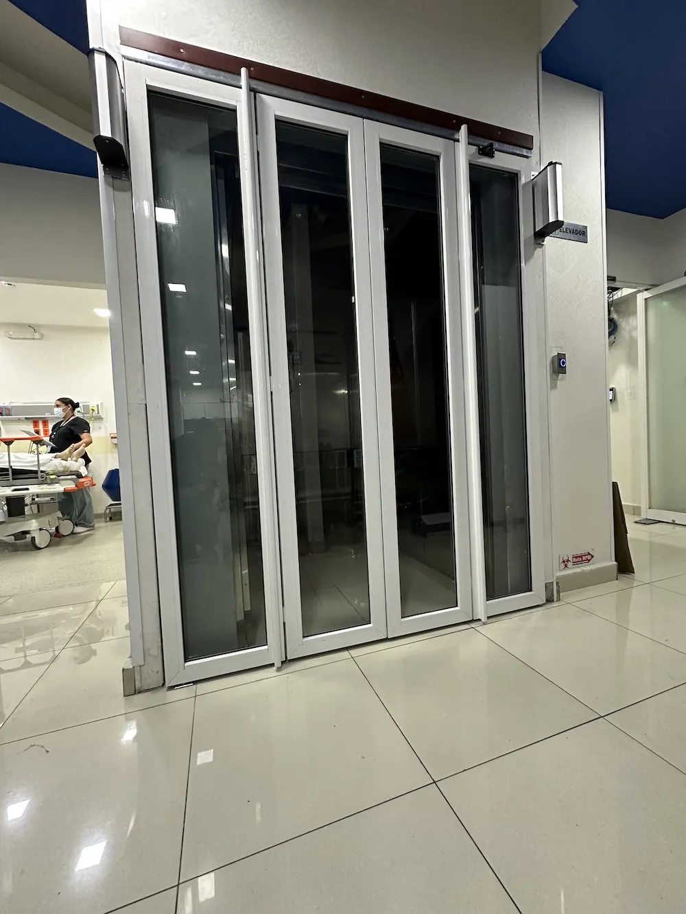 Proyecto Proyecto Med Centro Medico Puertas Plegables Automaticas Puertas Automaticas - Smart Film (PDLC) - Foto 11