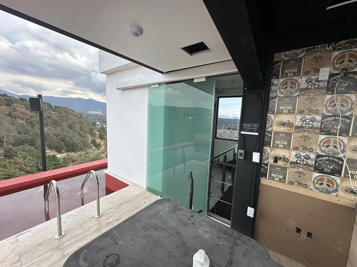 Proyecto Proyecto Penthouse Ocoyoacac Puerta Automatica - Instalación de Smart Film (PDLC) por Comercializadora Garfuza