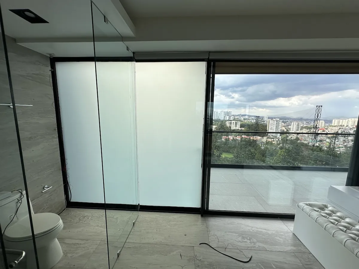 Proyecto Proyecto Residencial Huixquilucan Smart Film - Instalación de Smart Film (PDLC) por Comercializadora Garfuza