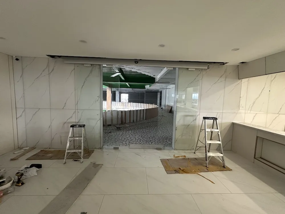 Proyecto Proyecto Restaurante Plaza China Eje Central Puerta Automatica - Smart Film (PDLC) - Foto 10