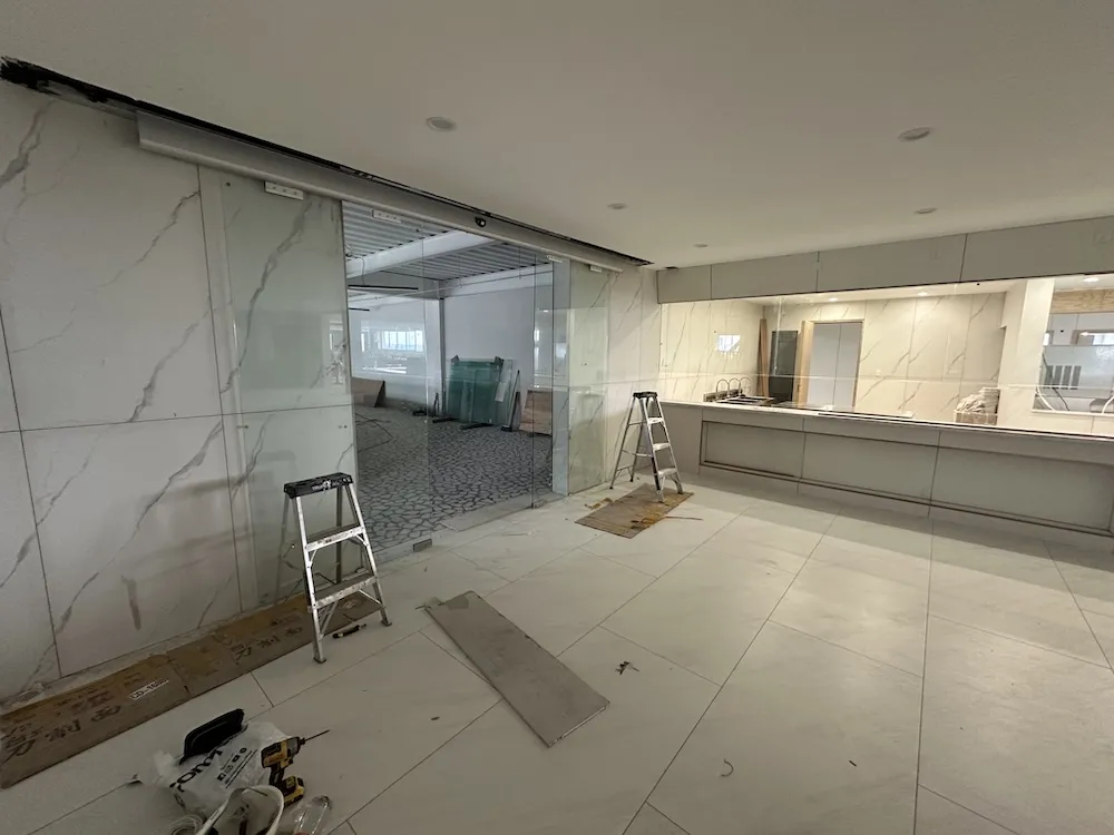 Proyecto Proyecto Restaurante Plaza China Eje Central Puerta Automatica - Smart Film (PDLC) - Foto 11