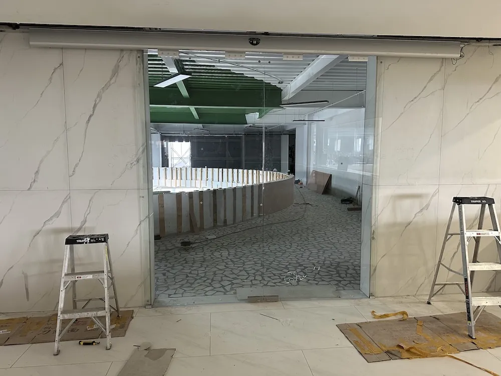 Proyecto Proyecto Restaurante Plaza China Eje Central Puerta Automatica - Smart Film (PDLC) - Foto 14