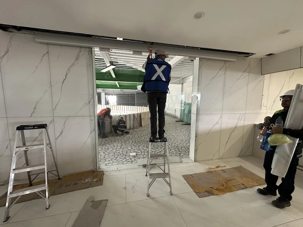 Proyecto Proyecto Restaurante Plaza China Eje Central Puerta Automatica - Smart Film (PDLC) - Foto 8