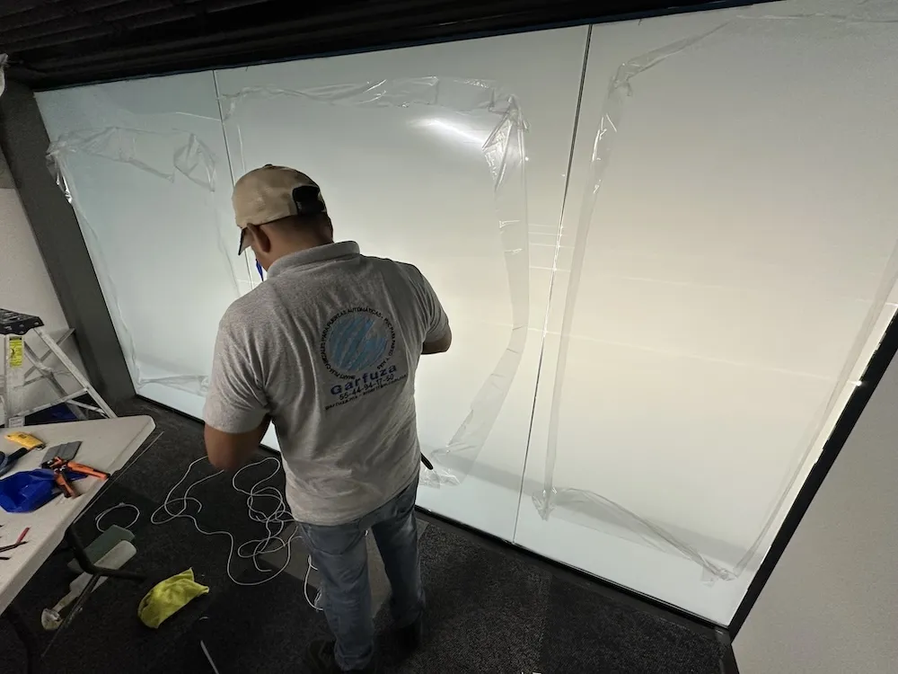 Proyecto Proyecto Sala 1 Lipu Coorporativo - Smart Film (PDLC) - Foto 8