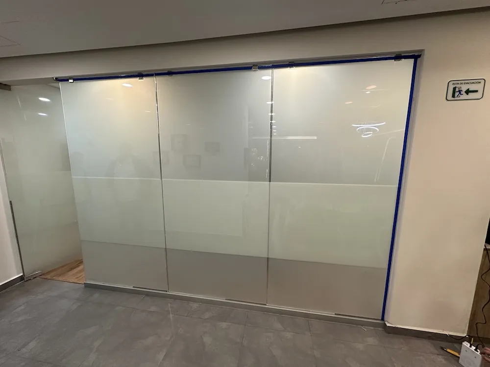 Proyecto Proyecto Sala De Juntas 1 Solidfarma Smart Film - Instalación de Smart Film (PDLC) por Comercializadora Garfuza