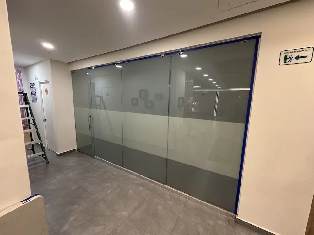 Proyecto Proyecto Sala De Juntas 1 Solidfarma Smart Film - Smart Film (PDLC) - Foto 9