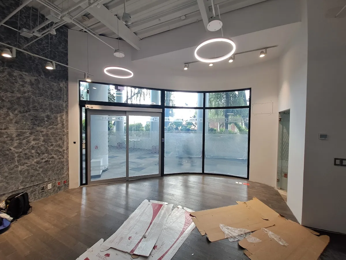 Proyecto Proyecto Show Room Hsbc Smart Film - Smart Film (PDLC) - Foto 14