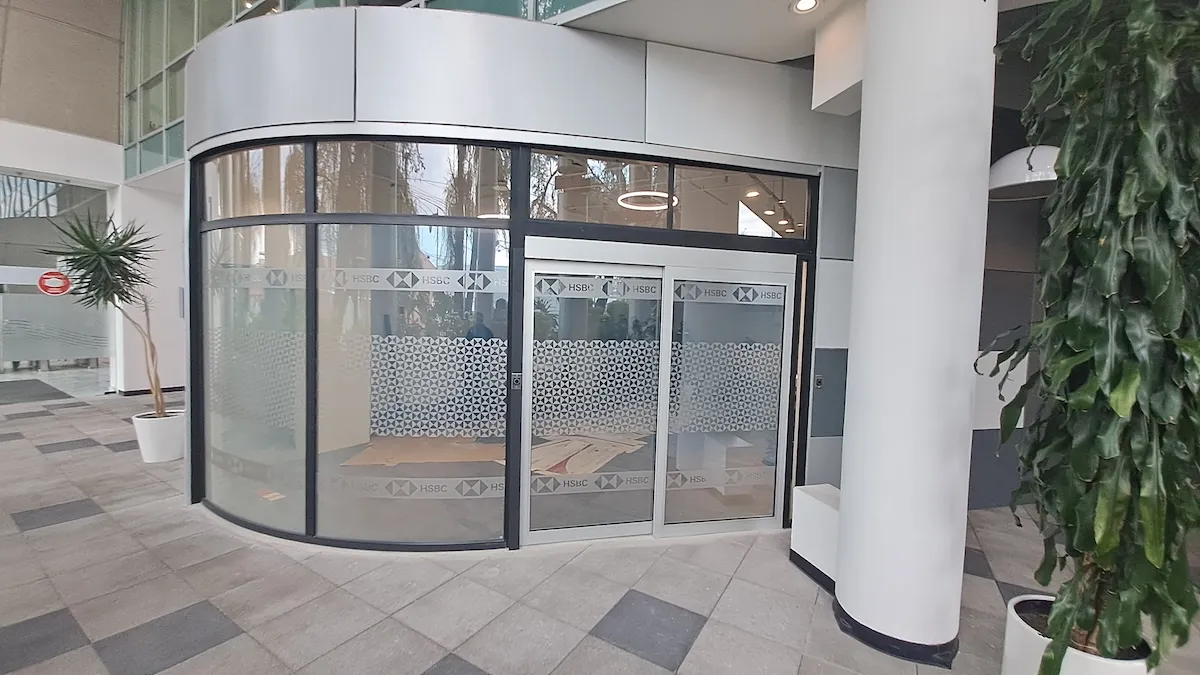 Proyecto Proyecto Show Room Hsbc Smart Film - Smart Film (PDLC) - Foto 16
