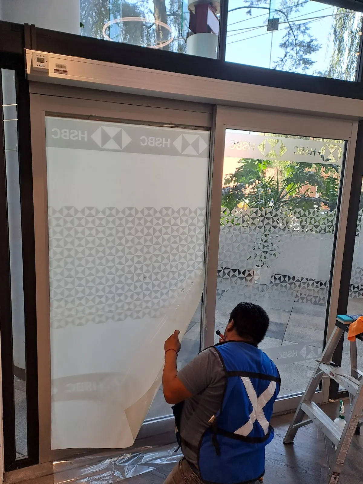 Proyecto Proyecto Show Room Hsbc Smart Film - Smart Film (PDLC) - Foto 2