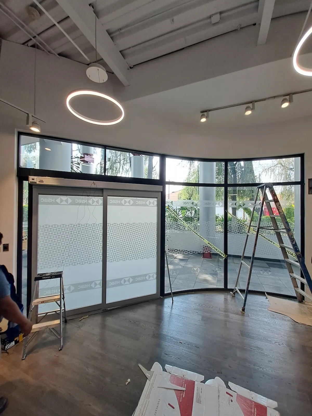 Proyecto Proyecto Show Room Hsbc Smart Film - Smart Film (PDLC) - Foto 6