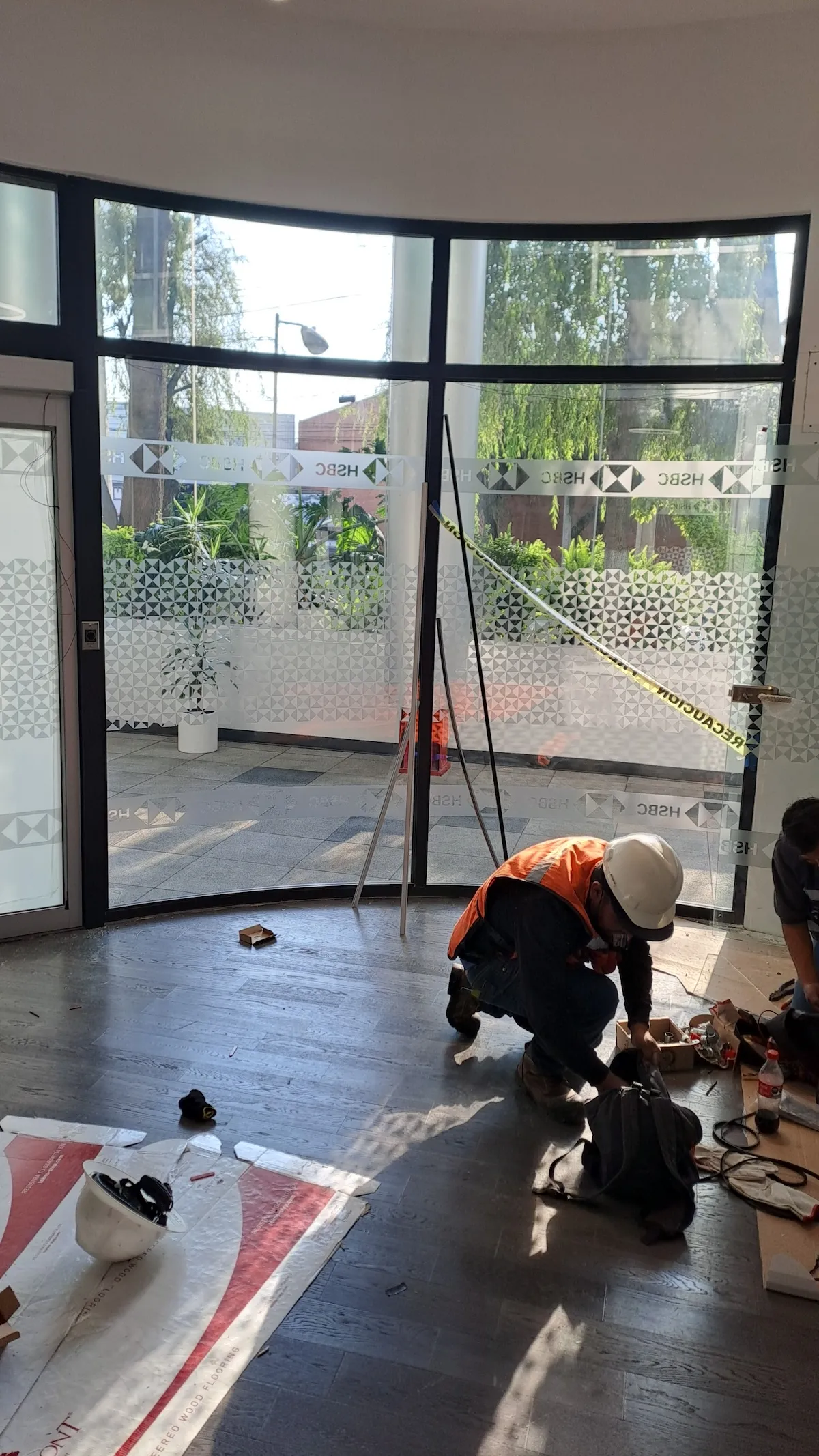 Proyecto Proyecto Show Room Hsbc Smart Film - Smart Film (PDLC) - Foto 8