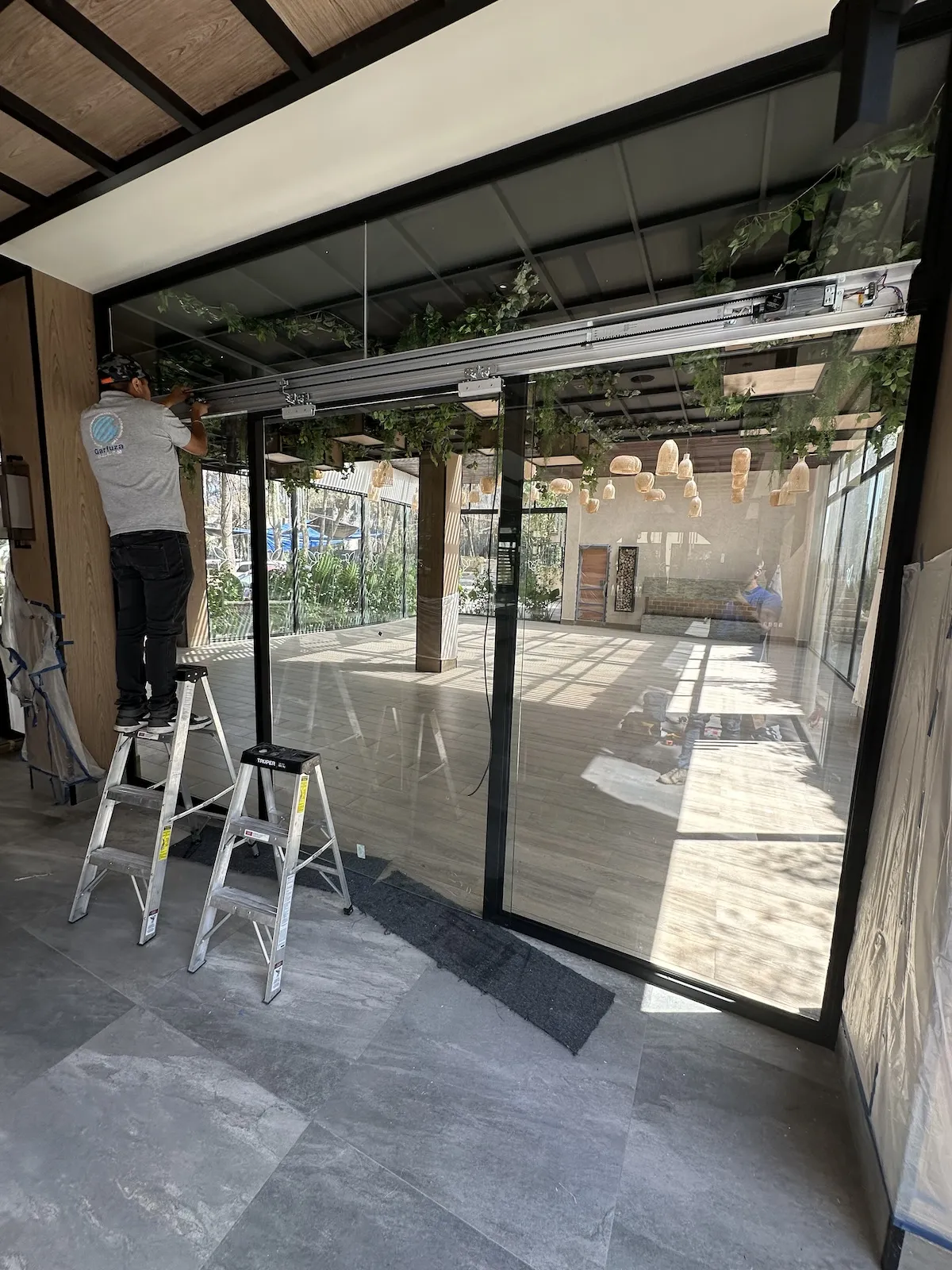 Proyecto Proyecto Terraza Natura Puerta Automatica - Smart Film (PDLC) - Foto 12