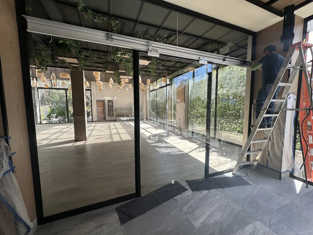 Proyecto Proyecto Terraza Natura Puerta Automatica - Smart Film (PDLC) - Foto 13