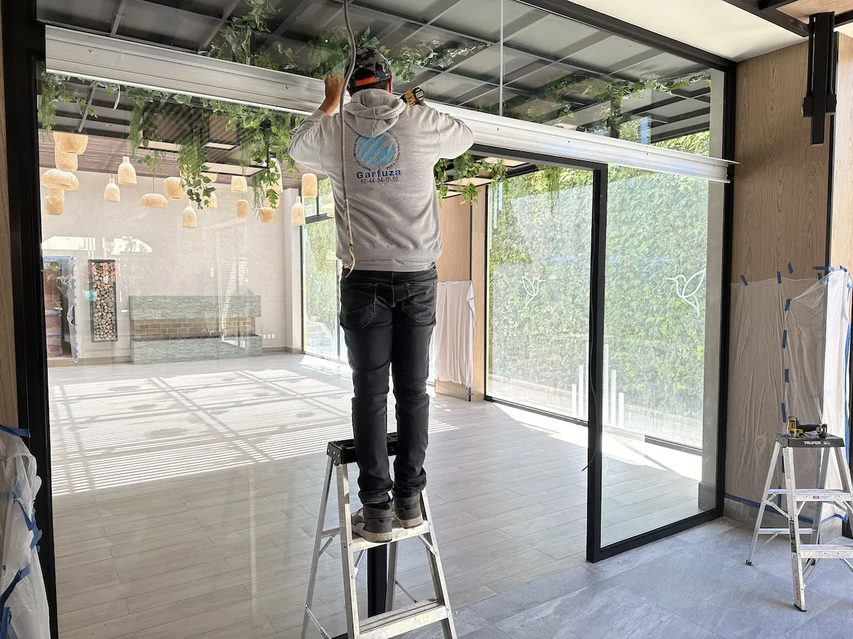 Proyecto Proyecto Terraza Natura Puerta Automatica - Smart Film (PDLC) - Foto 4