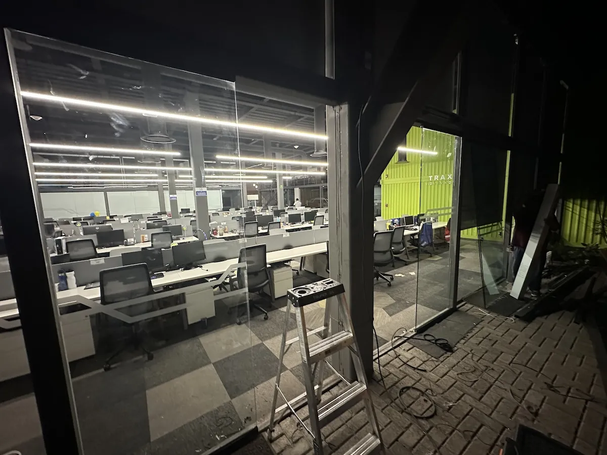 Proyecto Proyecto Traxion Puertas Automaticas - Instalación de Smart Film (PDLC) por Comercializadora Garfuza