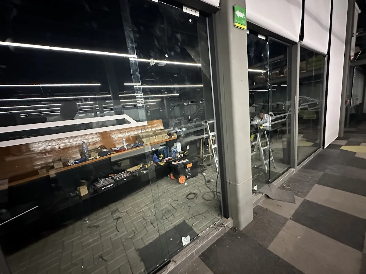 Proyecto Proyecto Traxion Puertas Automaticas - Smart Film (PDLC) - Foto 6